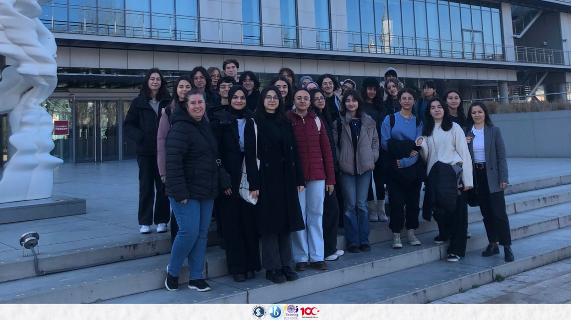 Görsel Sanatlar Dersi Öğrencilerimizle İstanbul Resim Heykel Müzesi Gezimizi Gerçekleştirdik