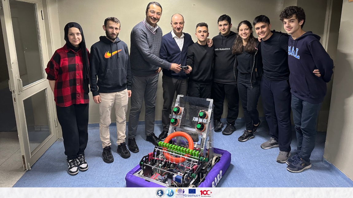 Okulumuz FRC Takımı Loth Robotics #8182 Marmara Regional’da Team Spirit Ödülünü Kazandılar