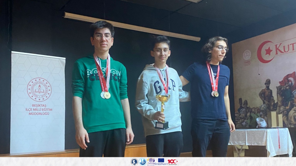 Beşiktaş Okul Sporları Satranç Turnuvası'nda Okul Satranç Takımımız İkinci Olmuştur